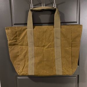 Filson Waxed zip tote
